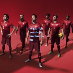 申花点球大战前围成一圈，斯卢茨基喊话，点球坚决就行！